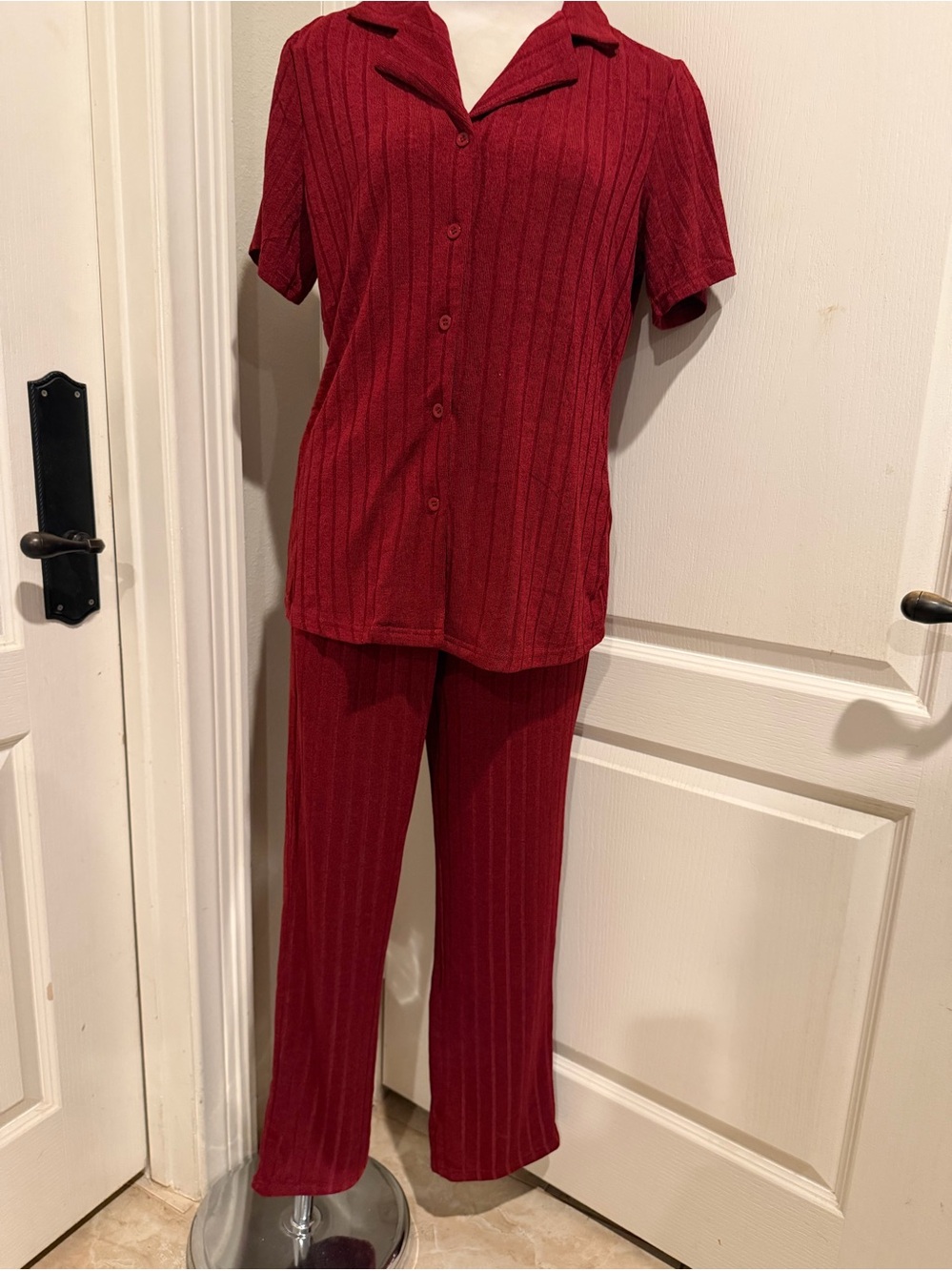 Women's Ribbed Button-Up Short-Sleeve Top & Straight-Leg Pants Set in Deep Red